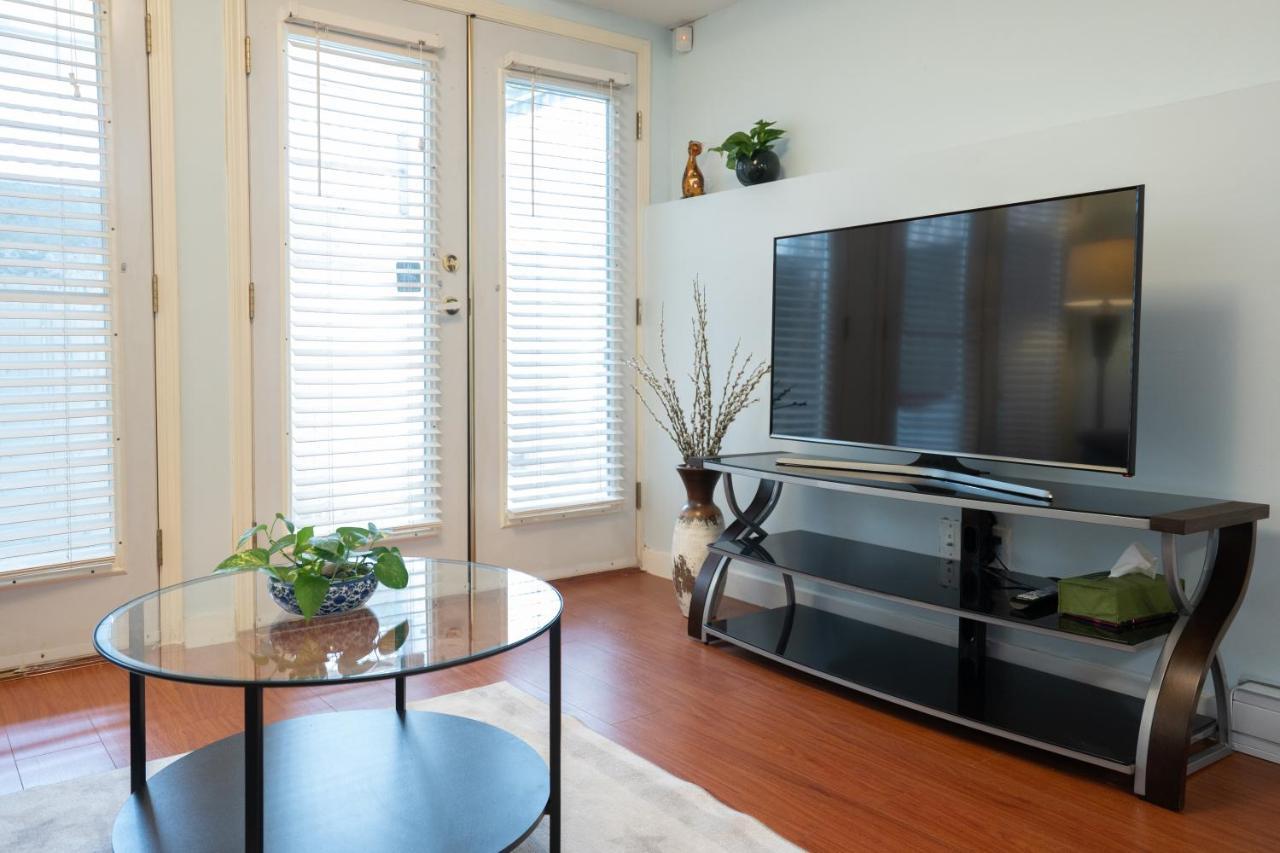 Lovely 1Br Secondary Suite With Separate Entrance Нью-Вестминстер Экстерьер фото